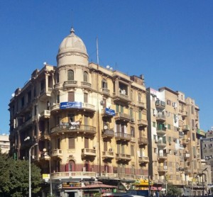 مبنى قديم من وسط البلد في القاهرة
